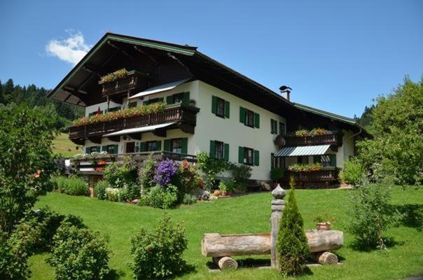 Appartement Haus Lindeneck - Erika Schwentner à Kössen Extérieur photo